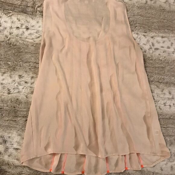 : : LOFT Semi Sheer Sleeveless Blouse : : - Picture 6 of 7